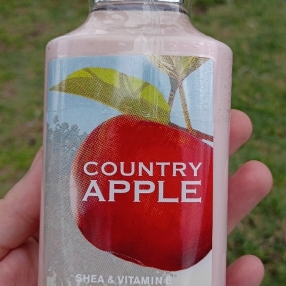 Bath & Body Works Pink Moisturizer - Picture 2 of 4